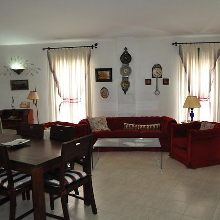 Apartamentos La Casa Pintada Caces Szoba fotó