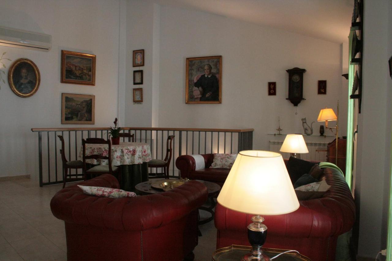 Apartamentos La Casa Pintada Caces Kültér fotó