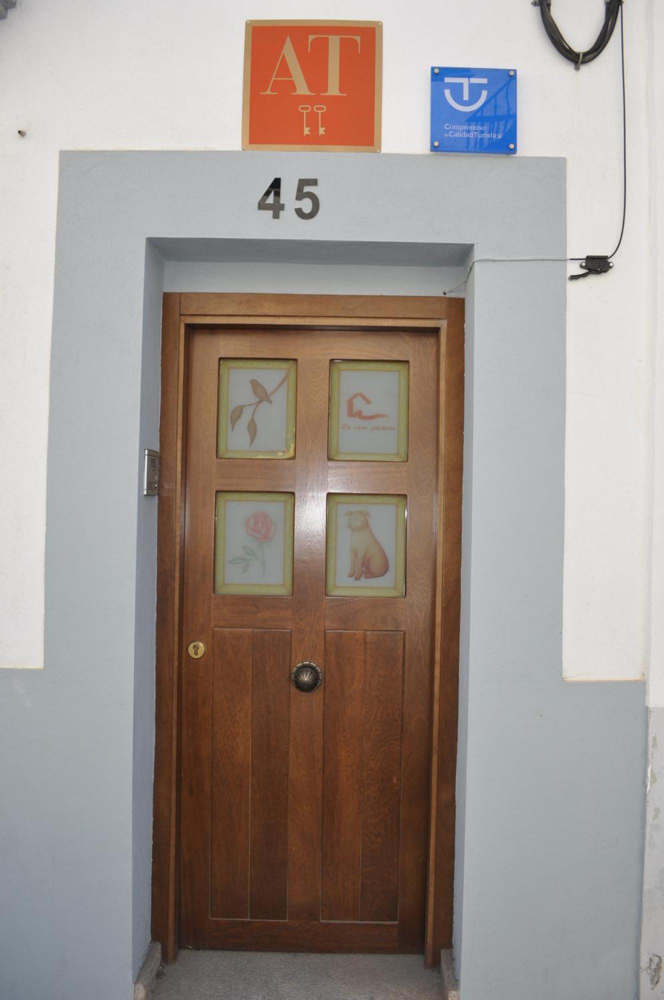 Apartamentos La Casa Pintada Caces Kültér fotó